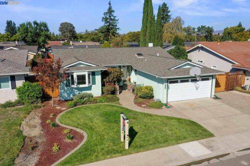 6275 Gibson Ct, Pleasanton, CA 94588-3958