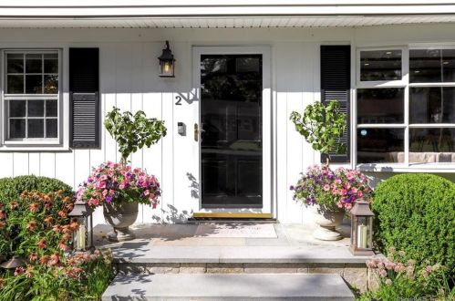 2 Shepherd St, Norwalk, CT 06851-2408