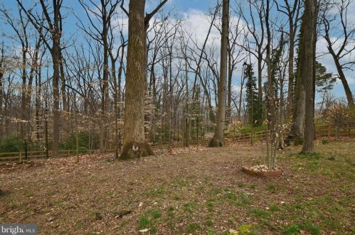 7724 Carrleigh Pkwy, Springfield VA  22152-1307 exterior