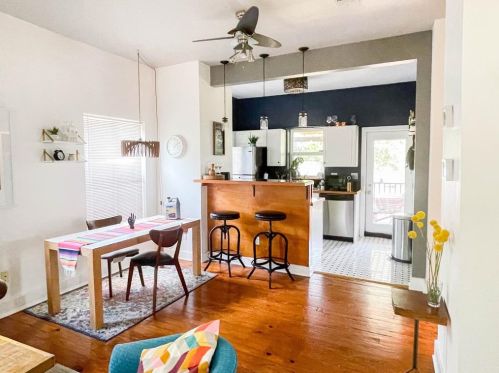 1127 Ebert Ave, Austin TX  78721-2543 exterior