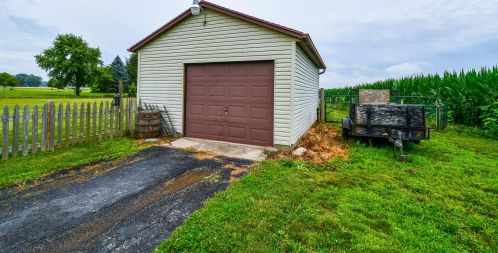 3592 Hampton Rd, Springfield OH  45502-9690 exterior
