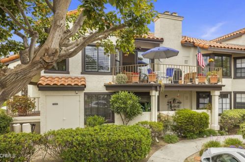 2067 Majorca Dr, Oxnard, CA 93035-3650