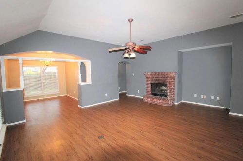 7918 Vista Creek Ln, Garland TX  75048-2645 exterior