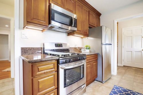 1527 Riviera Dr, Santa Ana CA 92706-1850 exterior