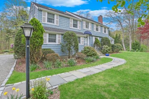 91 Twin Oak Ln, Wilton, CT 06897-2737