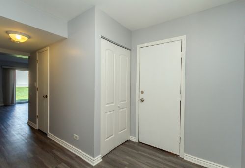 1109 Rockport Dr, Carol Stream IL  60188-6022 exterior