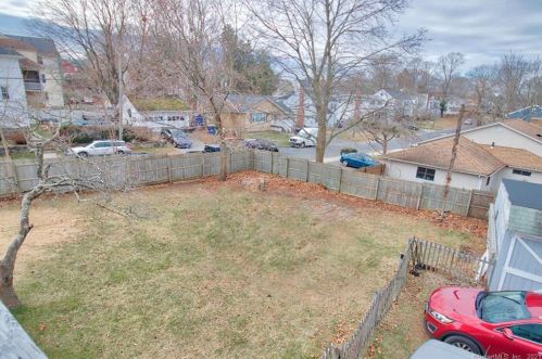 751 Cooke St, Waterbury, CT 06710-1113