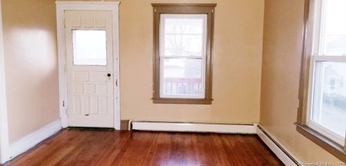 137 Pearl St, Torrington, CT 06790-5232