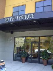 1976 Pettygrove St, Portland OR  97209-1623 exterior