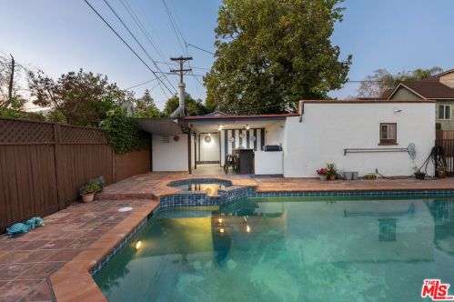 1125 Cedar St, Glendale CA  91207-1728 exterior