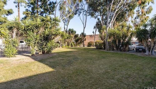 2423 Deodar St, Santa Ana CA  92705-1736 exterior