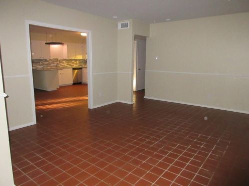 1614 Glenbrook Dr, Irving TX  75061-2328 exterior