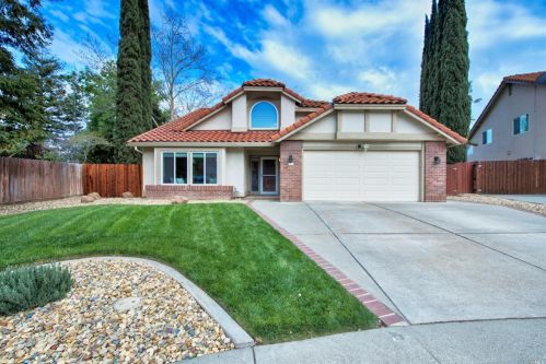 830 Swindon Ct, Vacaville, CA 95688-9275