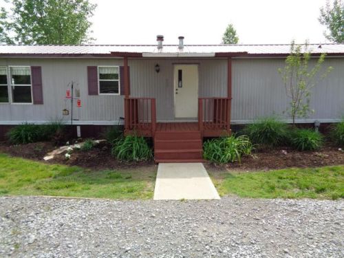 2100 Old Town Rd, New Castle, IL 62987