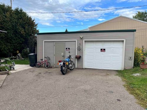 14 9th St, Scanlon, MN 55720-3747