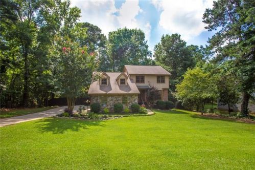 1741 Plunketts Rd, Buford, GA 30519-5004