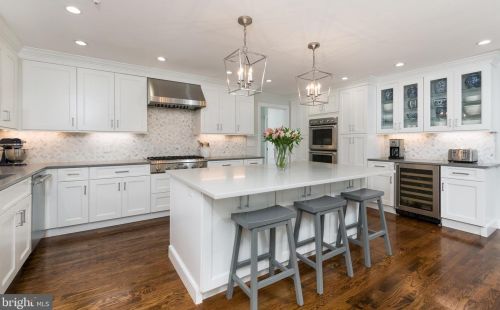 33 Brearly Rd, Princeton NJ  08540-6767 exterior