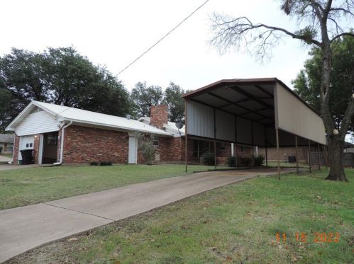 1421 Meadow Ln, Midlothian TX  76065-2050 exterior
