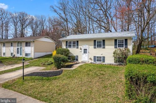 12522 Oakwood Dr, Woodbridge, VA 22192-3105