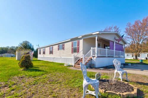 99 Scenic Dr, Belmont, NH 03220-4454