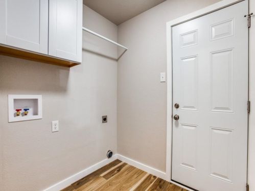 2137 Vlg Grn Dr, Garland TX 75044-7145 exterior