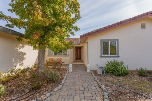 7348 Wagon Wheel Ln, Vacaville, CA 95688-9351