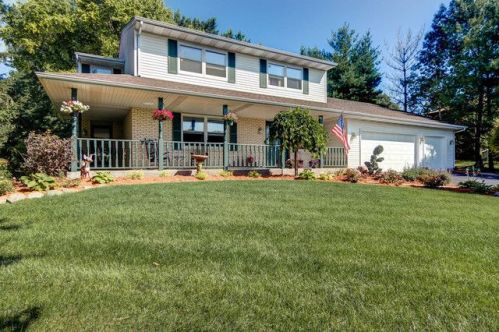 7987 Windspoint Rd, The Ledges, IL 61073-8432