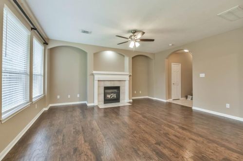 2 Bellisima Ct, Conroe TX  77384-5021 exterior