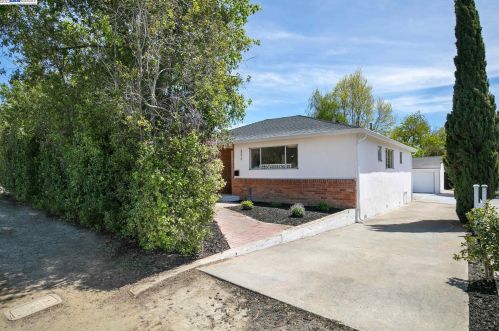 3375 Sydney Way, Hayward, CA 94546-2949