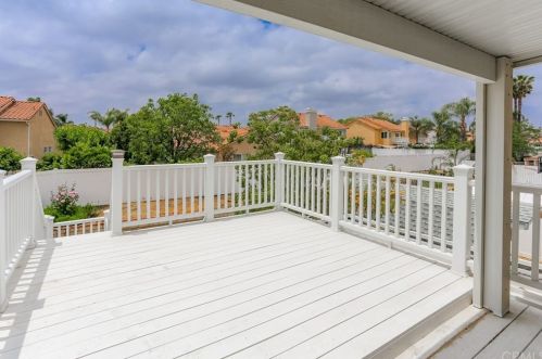 8623 Mesa Oak Dr, Riverside CA  92508-3123 exterior