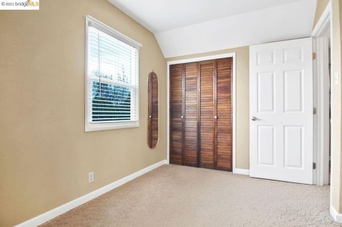 1320 Sherwood Dr, Concord CA  94521-3350 exterior