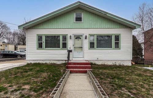 10 Cushing Ave, Nashua, NH 03064-1811