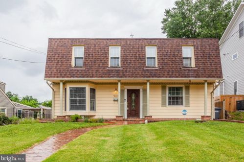 3128 Chepstow Ln, Falls Church, VA 22042-2640