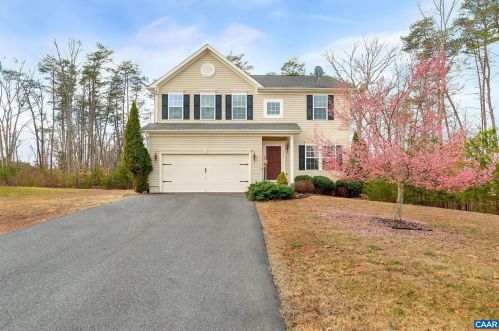 566 Justin Dr, Bybee, VA 22963-2087
