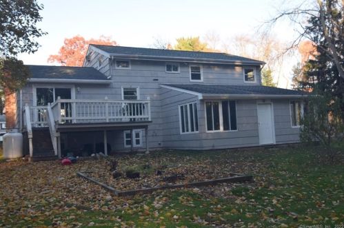 31 Diana Ln, Windsor, CT 06095-3246