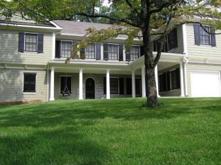 1765 Moonstone Ct, Decatur, GA 30033-1411