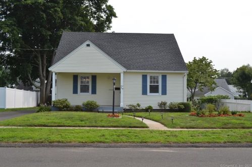 140 Eastern Pkwy, Milford, CT 06460-4932
