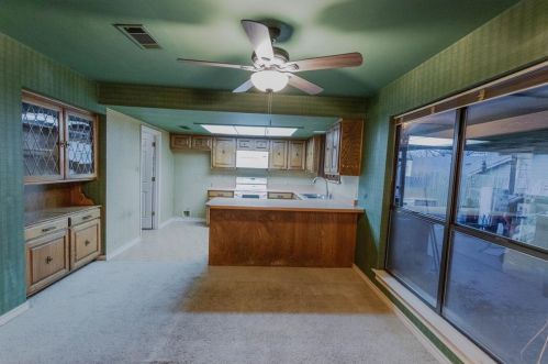 1725 Queen St, Fort Worth, TX 76103-2047