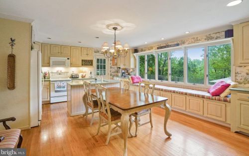 5101 1st St, Arlington, VA 22203-1207