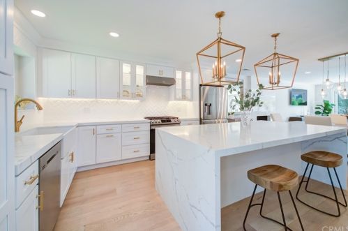 6372 Heil Ave, Huntington Beach CA  92647-4232 exterior