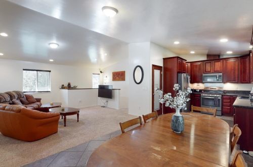 10819 Walker Dr, Grass Valley, CA 95945-6912