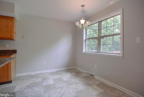 9 Mill Pond Dr, Lancaster PA  17603-7412 exterior