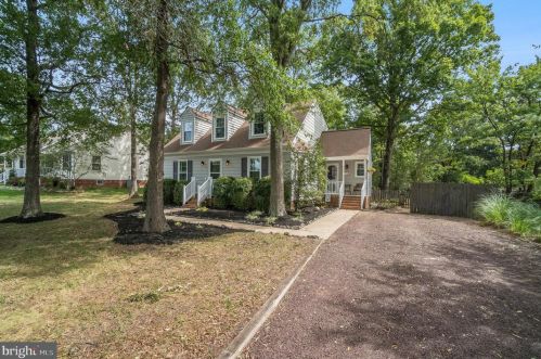 10819 Ann Davis Dr, Fredericksburg, VA 22408-1972
