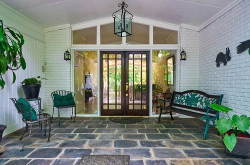480 Chateaugay Ln, Atlanta, GA 30342-3402