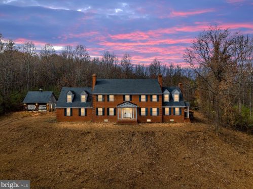 10076 Possum Hollow Dr, Delaplane, VA 20144-1744