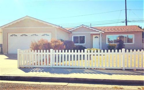 1120 Teakwood St, Oxnard, CA 93033-5107