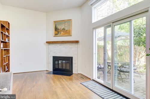 5271 Bradgen Ct, Springfield VA  22151-3505 exterior