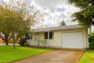 1130 Ash Pl, Lebanon OR  97355-1441 exterior