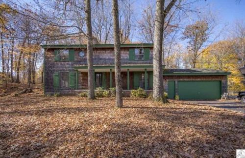 301 Monroe Ave, Scanlon, MN 55720-1216