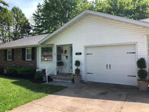 748 Reel Ave, Salem, IL 62881-1123